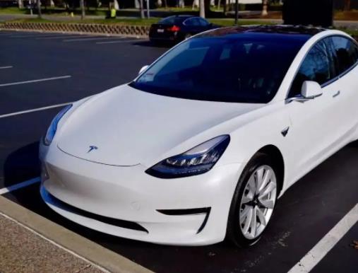 特斯拉有幾款車型后門往上開的？特斯拉model3是a級車還是b級車